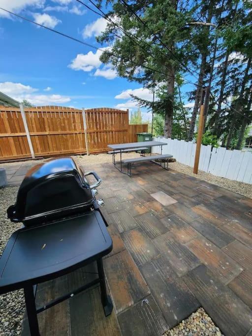 Centerstreet-Cozy 2Bedroomsuite YYC Exterior photo