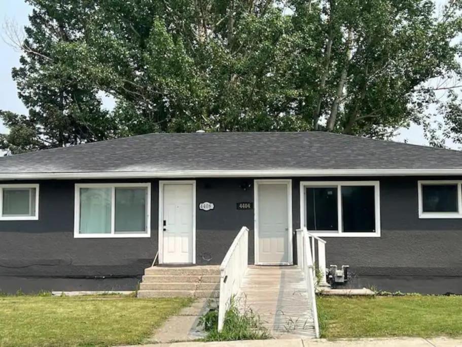Centerstreet-Cozy 2Bedroomsuite YYC Exterior photo