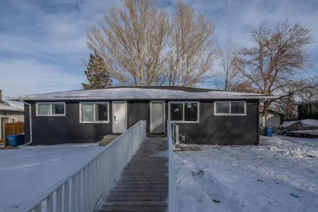 Centerstreet-Cozy 2Bedroomsuite YYC Exterior photo